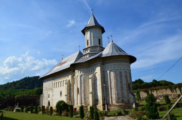 MANASTIRI CU HAR DIN MOLDOVA 20 Iunie - imagine 4
