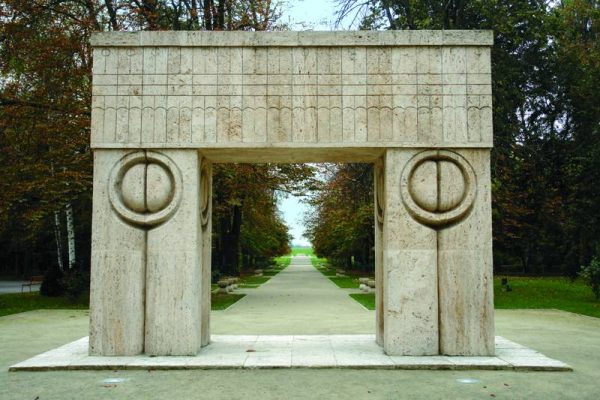 MANASTIREA PRISLOP- MORMANTUL SFANTULUI CUVIOS MARTURISITOR ARSENIE DE LA PRISLOP 27 Iunie - imagine 3